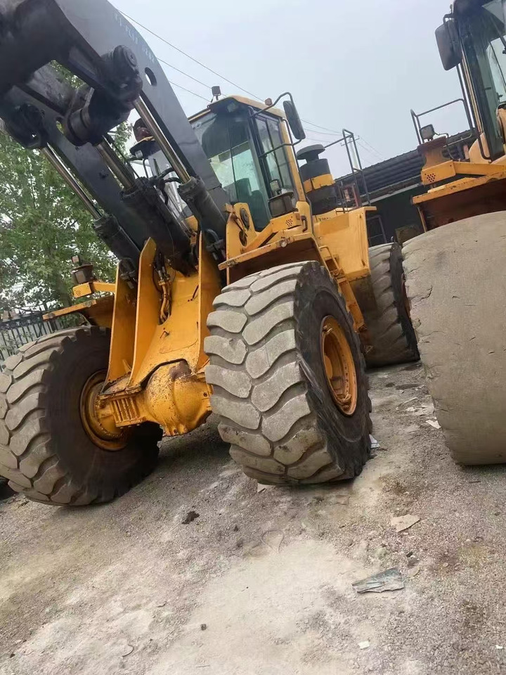 VOLVO L220F - Wheel loader: picture 5 VOLVO L220F - Wheel loader: picture 5