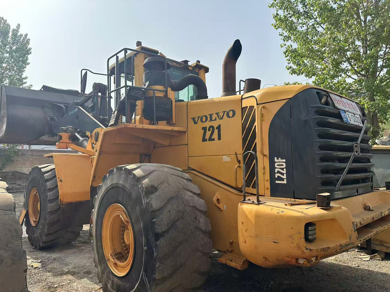 VOLVO L220F - Wheel loader: picture 2 VOLVO L220F - Wheel loader: picture 2