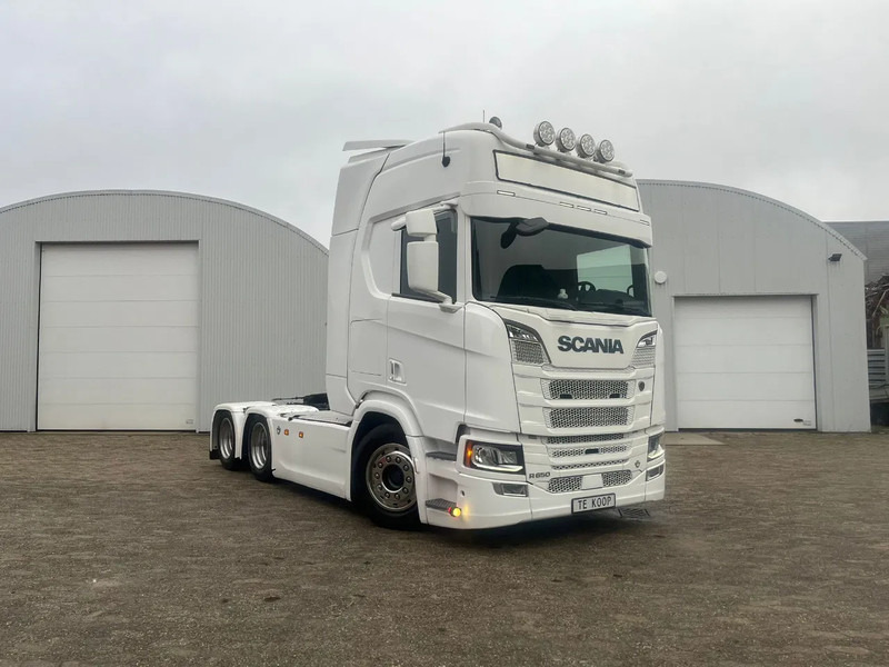 Scania R650 V8 NGS R650 6x4 - Tractor unit: picture 1 Scania R650 V8 NGS R650 6x4 - Tractor unit: picture 1
