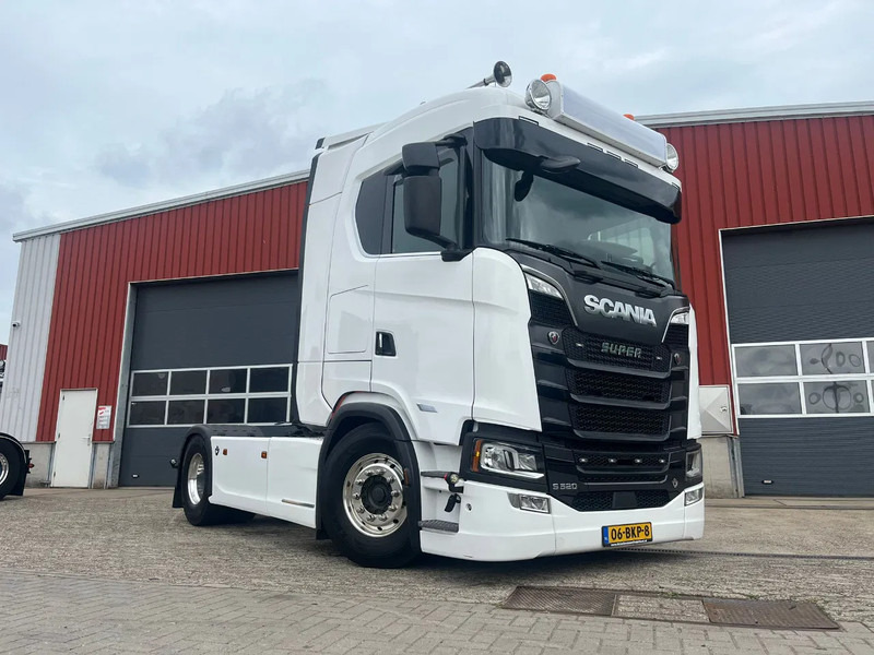 Scania S520 S 520 v8 - Tractor unit: picture 1 Scania S520 S 520 v8 - Tractor unit: picture 1