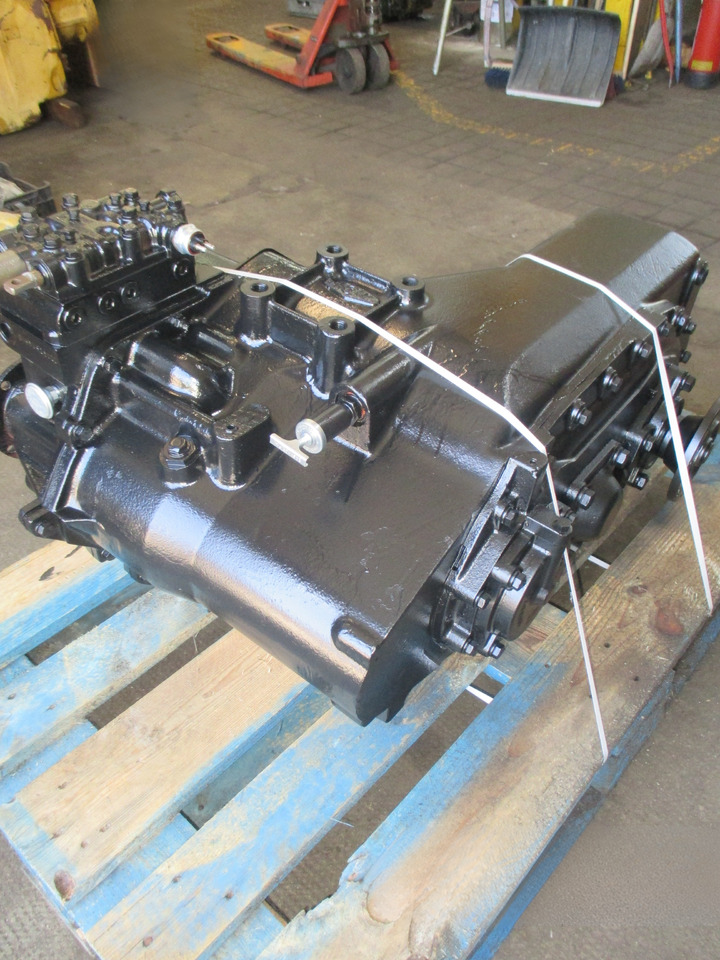 R24346-8 Clark Hurth - Gearbox for Construction machinery: picture 3 R24346-8 Clark Hurth - Gearbox for Construction machinery: picture 3