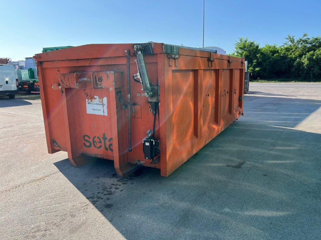 CONTAINER SCARRABILE USATO CON COPERCHIO - Roll-off container: picture 2 CONTAINER SCARRABILE USATO CON COPERCHIO - Roll-off container: picture 2
