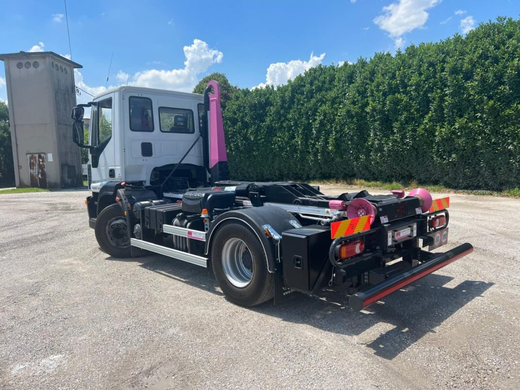 IVECO EUROCARGO 160E25 SCARRABILE - Hook lift truck: picture 3 IVECO EUROCARGO 160E25 SCARRABILE - Hook lift truck: picture 3