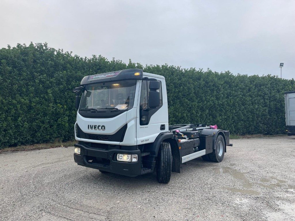 IVECO EUROCARGO 180K32 SCARRABILE NUOVO - Hook lift truck: picture 1 IVECO EUROCARGO 180K32 SCARRABILE NUOVO - Hook lift truck: picture 1