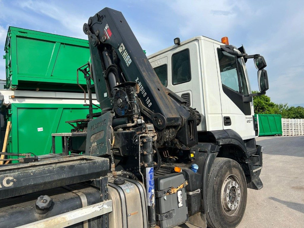IVECO TRAKKER 410 SCARRABILE - Hook lift truck: picture 5 IVECO TRAKKER 410 SCARRABILE - Hook lift truck: picture 5