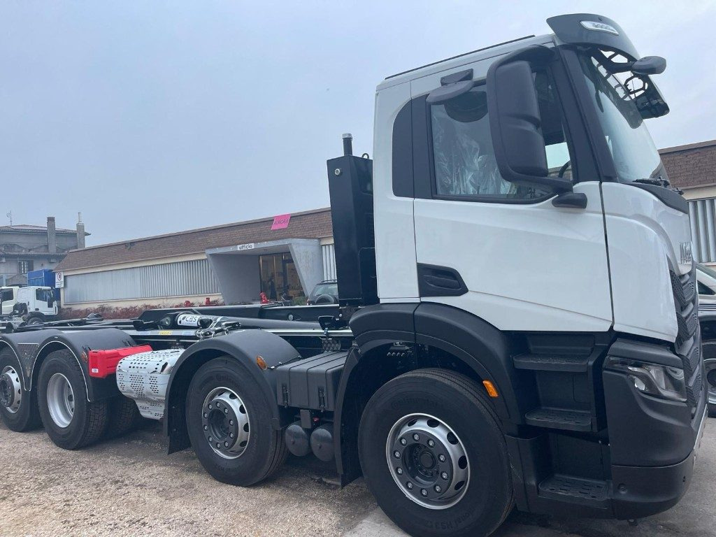 IVECO X-WAY AD350X480YPS SCARRABILE NUOVO - Hook lift truck: picture 3 IVECO X-WAY AD350X480YPS SCARRABILE NUOVO - Hook lift truck: picture 3