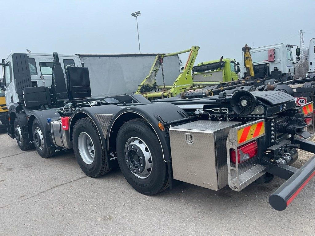 IVECO X-WAY AD350X480YPS SCARRABILE NUOVO - Hook lift truck: picture 4 IVECO X-WAY AD350X480YPS SCARRABILE NUOVO - Hook lift truck: picture 4