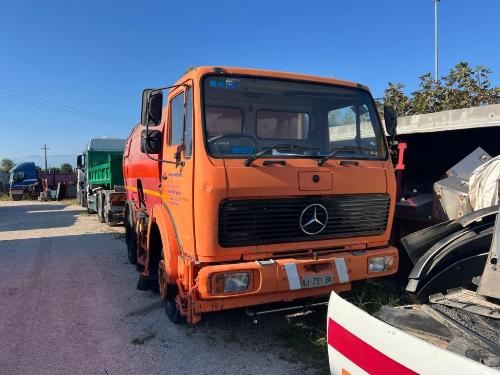 MERCEDES-BENZ MERCEDES AUTOSPAZZATRICE USATA - Road sweeper: picture 2 MERCEDES-BENZ MERCEDES AUTOSPAZZATRICE USATA - Road sweeper: picture 2