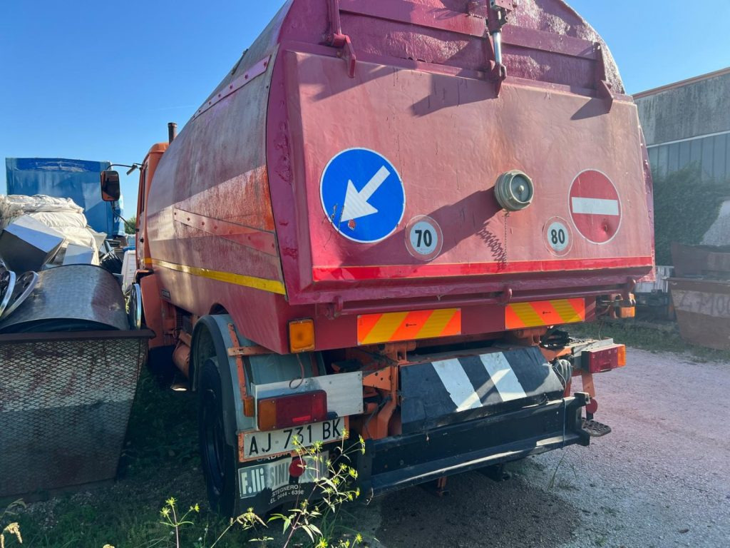 MERCEDES-BENZ MERCEDES AUTOSPAZZATRICE USATA - Road sweeper: picture 4 MERCEDES-BENZ MERCEDES AUTOSPAZZATRICE USATA - Road sweeper: picture 4