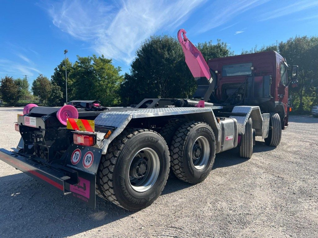 VOLVO FM440 SCARRABILE BALESTRATO - Hook lift truck: picture 4 VOLVO FM440 SCARRABILE BALESTRATO - Hook lift truck: picture 4
