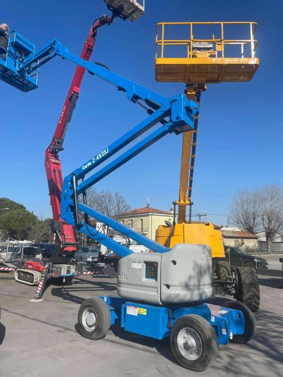 Genie Z45/25 - Articulated boom: picture 1 Genie Z45/25 - Articulated boom: picture 1