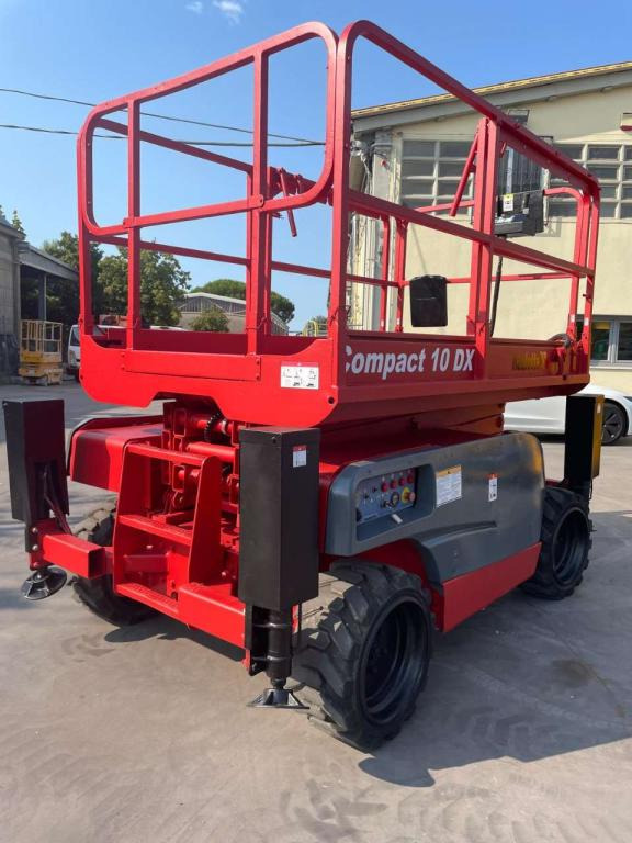 Haulotte COMPACT 10DX - Scissor lift: picture 3 Haulotte COMPACT 10DX - Scissor lift: picture 3
