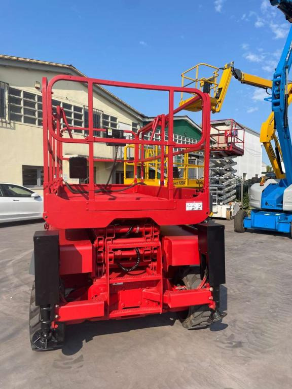 Haulotte COMPACT 10DX - Scissor lift: picture 2 Haulotte COMPACT 10DX - Scissor lift: picture 2