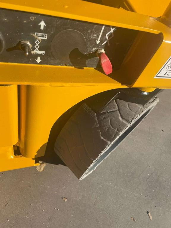 Scissor lift Haulotte COMPACT 10N: picture 8