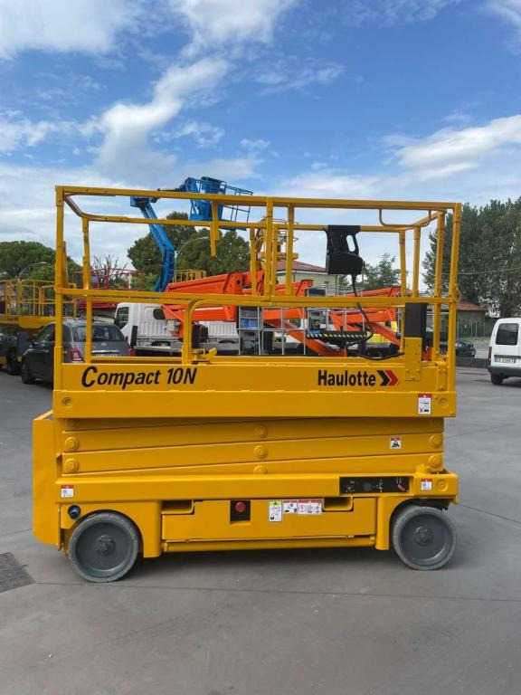 Haulotte COMPACT 10N - Scissor lift: picture 2 Haulotte COMPACT 10N - Scissor lift: picture 2