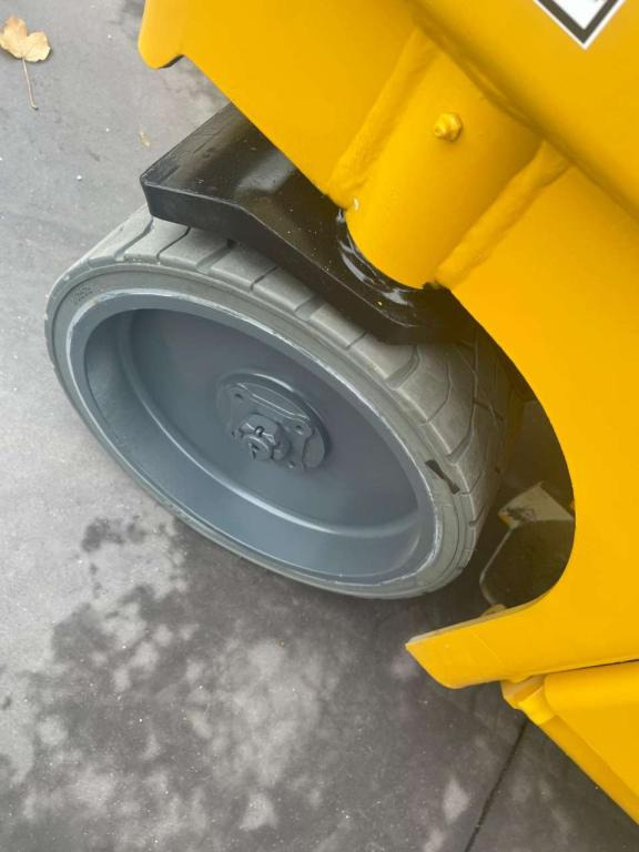 Scissor lift Haulotte COMPACT 12: picture 9