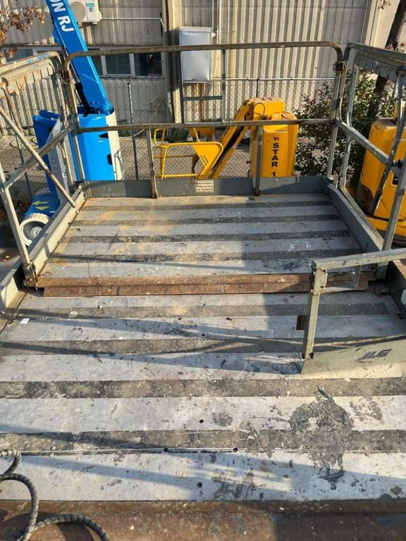 JLG 4394RT - Scissor lift: picture 4 JLG 4394RT - Scissor lift: picture 4