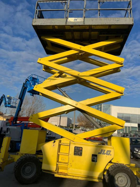 JLG 4394RT - Scissor lift: picture 5 JLG 4394RT - Scissor lift: picture 5