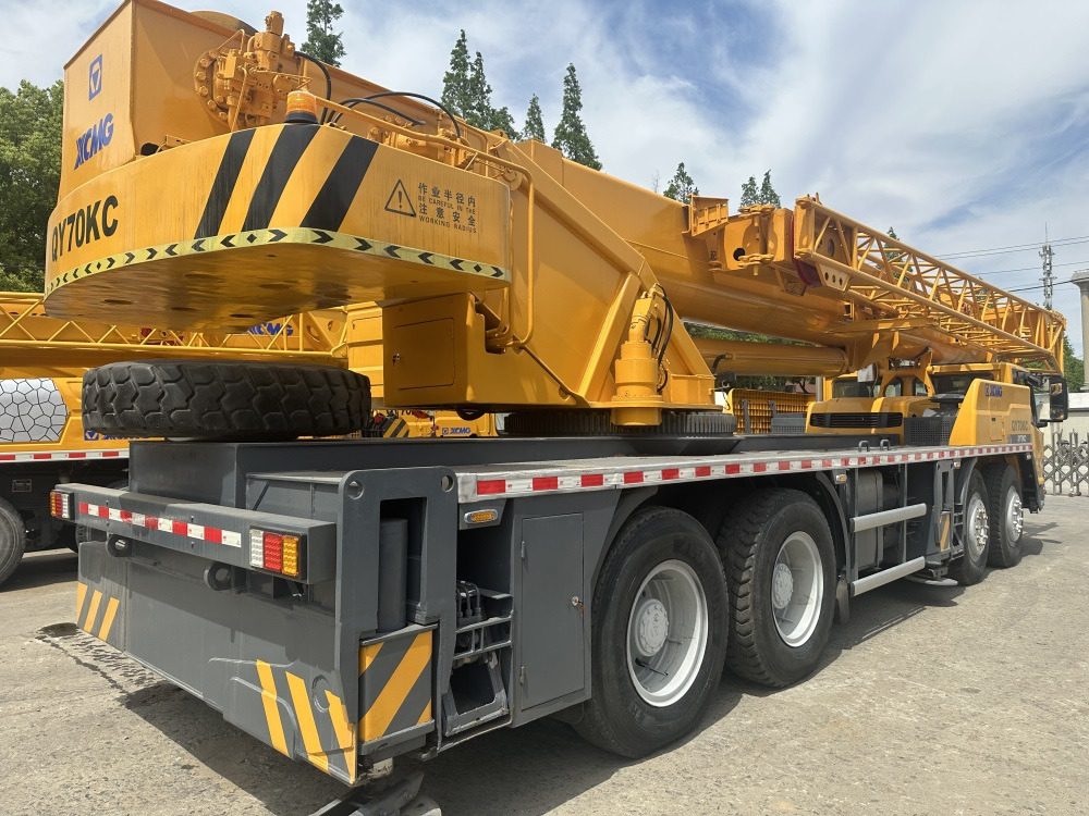 XCMG qy70kc xct75 qy75kc 70ton 75 ton 80 ton 85 ton 90 ton 100 ton 110 ton 130 ton truck crane - Mobile crane: picture 4 XCMG qy70kc xct75 qy75kc 70ton 75 ton 80 ton 85 ton 90 ton 100 ton 110 ton 130 ton truck crane - Mobile crane: picture 4