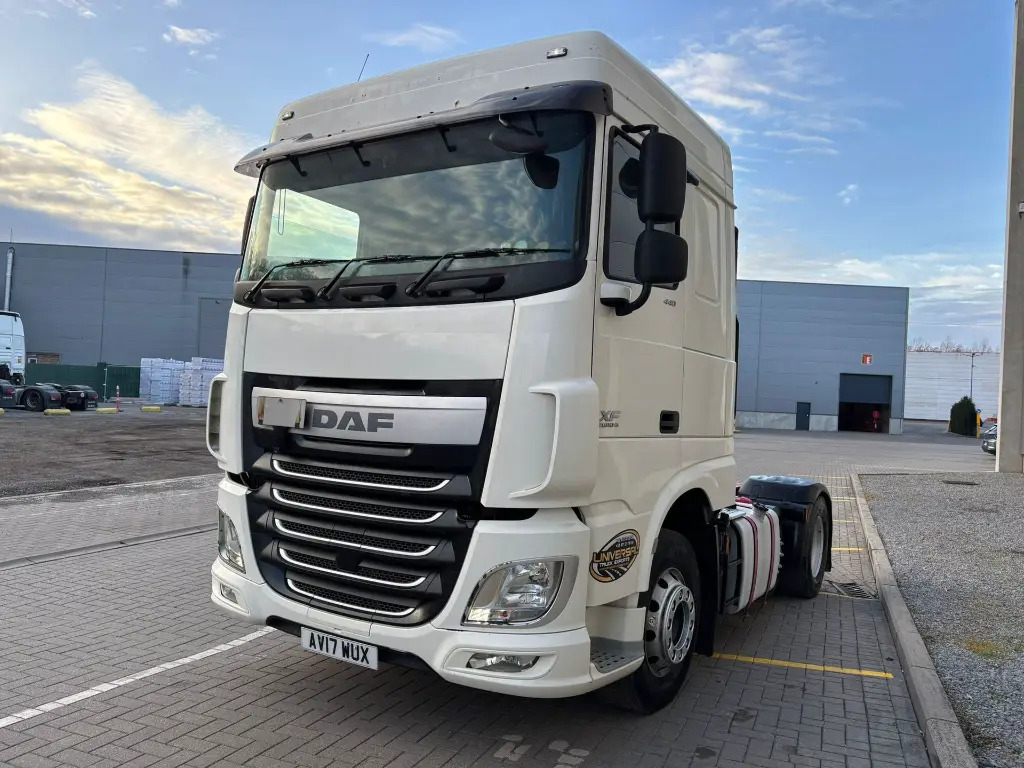 DAF XF 106.440 6x2 (ADR - Hydraulic) - RHD (WUX) - Tractor unit: picture 4 DAF XF 106.440 6x2 (ADR - Hydraulic) - RHD (WUX) - Tractor unit: picture 4
