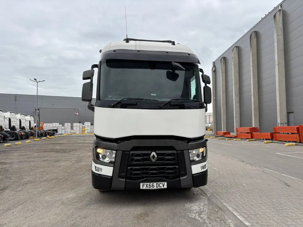 Renault T 460 6x2 - RHD (DCV) - Tractor unit: picture 2 Renault T 460 6x2 - RHD (DCV) - Tractor unit: picture 2