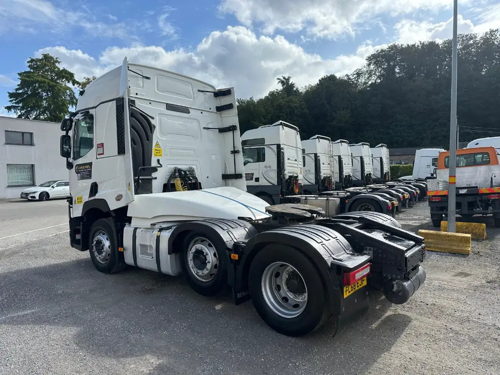 Renault T 460 6x2 - RHD (EJF) - Tractor unit: picture 4 Renault T 460 6x2 - RHD (EJF) - Tractor unit: picture 4