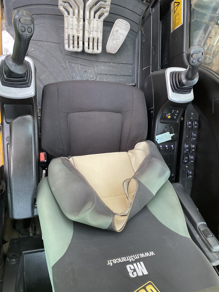 Crawler excavator JCB JS 210: picture 29 Crawler excavator JCB JS 210: picture 29