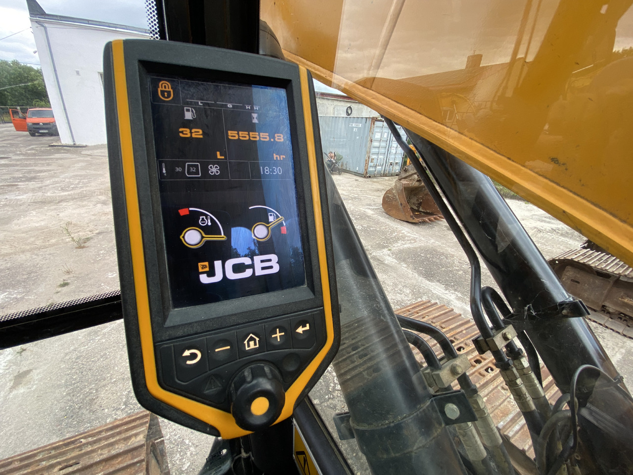 Crawler excavator JCB JS 210: picture 28 Crawler excavator JCB JS 210: picture 28