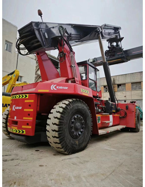 Kalmar DRF450 - Reach stacker: picture 1 Kalmar DRF450 - Reach stacker: picture 1