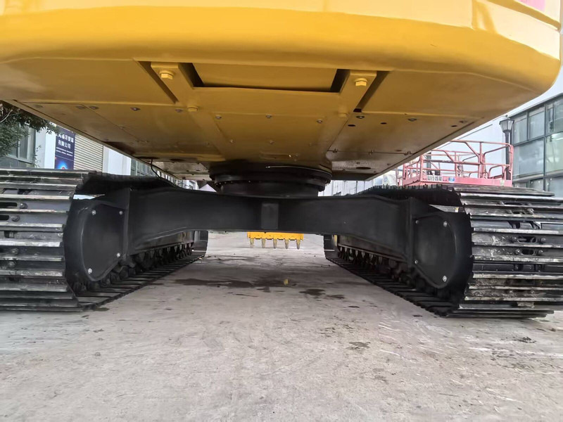 Komatsu PC240LC-8 leasing Komatsu PC240LC-8: picture 8 Komatsu PC240LC-8 leasing Komatsu PC240LC-8: picture 8