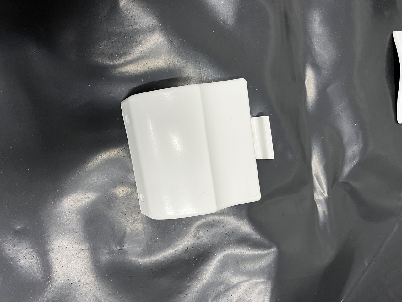 Komplet zaślepek zderzak tył MAN Lions Coach Euro 6 MAN Lion’s Coach Euro 6, po 2018 - Bumper for Coach: picture 4 Komplet zaślepek zderzak tył MAN Lions Coach Euro 6 MAN Lion’s Coach Euro 6, po 2018 - Bumper for Coach: picture 4