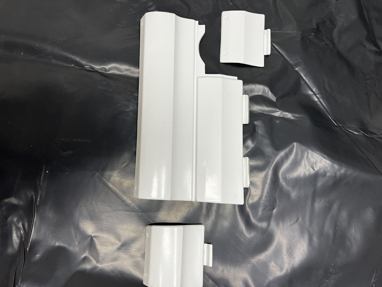 Komplet zaślepek zderzak tył MAN Lions Coach Euro 6 MAN Lion’s Coach Euro 6, po 2018 - Bumper for Coach: picture 3 Komplet zaślepek zderzak tył MAN Lions Coach Euro 6 MAN Lion’s Coach Euro 6, po 2018 - Bumper for Coach: picture 3