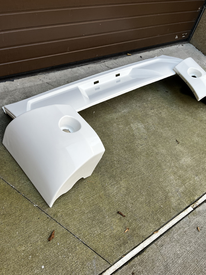 Zderzak tylny VOLVO 9500 9700 9900 VOLVO 9500 9700 9900 - Bumper for Coach: picture 3 Zderzak tylny VOLVO 9500 9700 9900 VOLVO 9500 9700 9900 - Bumper for Coach: picture 3