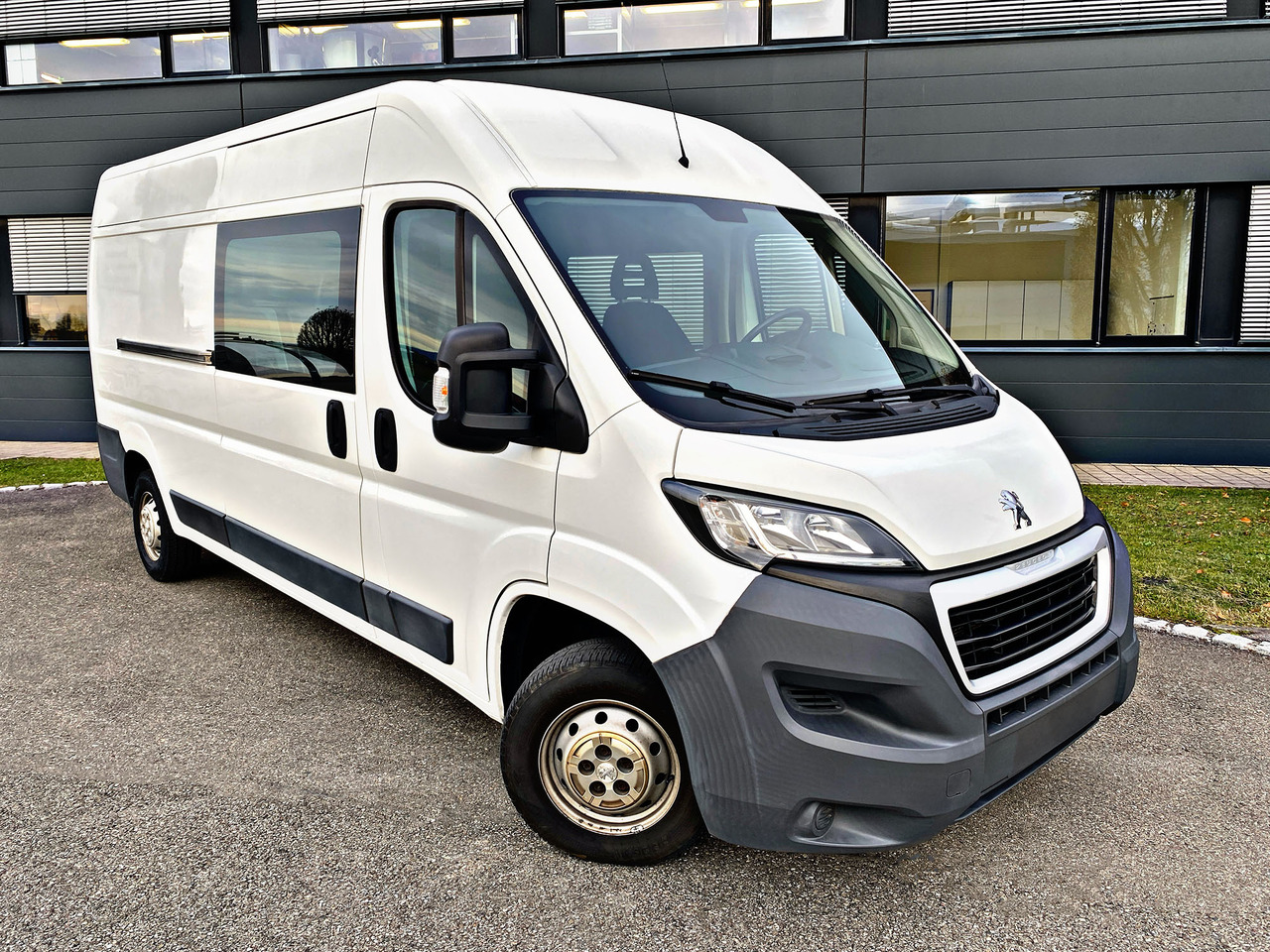 Peugeot Boxer Kasten Hoch 335 L3H2Pro|5Sitzer|Kamera|19% - Panel van, Combi van: picture 1 Peugeot Boxer Kasten Hoch 335 L3H2Pro|5Sitzer|Kamera|19% - Panel van, Combi van: picture 1