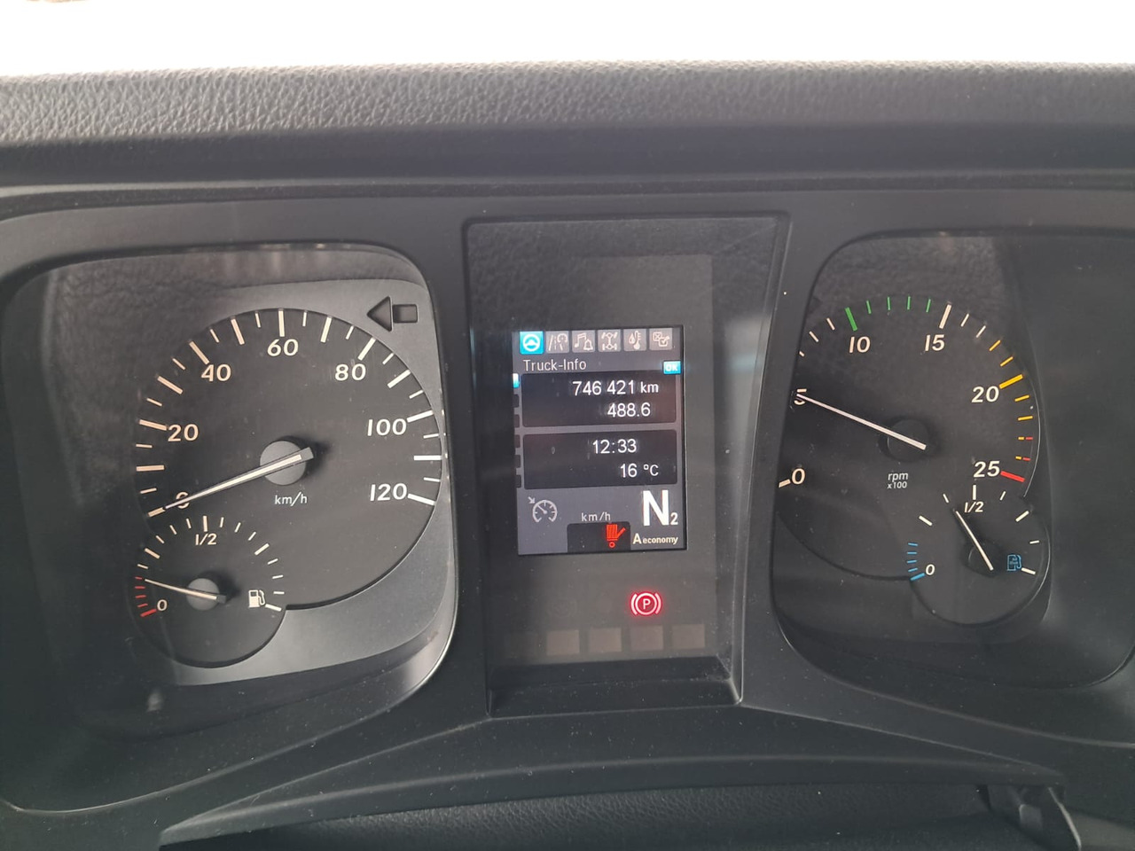 MERCEDES-BENZ Antos 1833 Kühlkoffer LBW | Standheizung | Euro 6 leasing MERCEDES-BENZ Antos 1833 Kühlkoffer LBW | Standheizung | Euro 6: picture 21 MERCEDES-BENZ Antos 1833 Kühlkoffer LBW | Standheizung | Euro 6 leasing MERCEDES-BENZ Antos 1833 Kühlkoffer LBW | Standheizung | Euro 6: picture 21