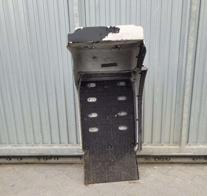 BLOTNIK MAN TGM LH NOWY ORYGINAL 81.61210.0541/0547 - Fender for Truck: picture 3 BLOTNIK MAN TGM LH NOWY ORYGINAL 81.61210.0541/0547 - Fender for Truck: picture 3