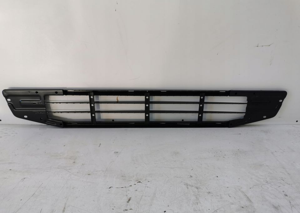 GRILL ATRAPA ŁAWKA VOLVO FH4 82255346 ORYGINAŁ - Grill for Truck: picture 2 GRILL ATRAPA ŁAWKA VOLVO FH4 82255346 ORYGINAŁ - Grill for Truck: picture 2