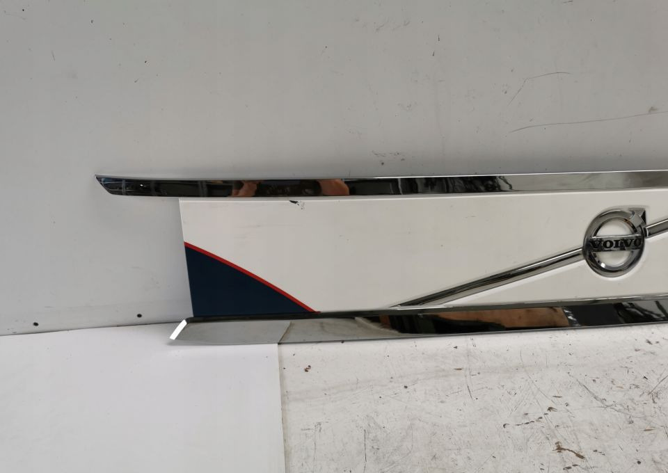 GRILL ATRAPA VOLVO FH 4 ORYGINAŁ CHROM - Grill for Truck: picture 3 GRILL ATRAPA VOLVO FH 4 ORYGINAŁ CHROM - Grill for Truck: picture 3