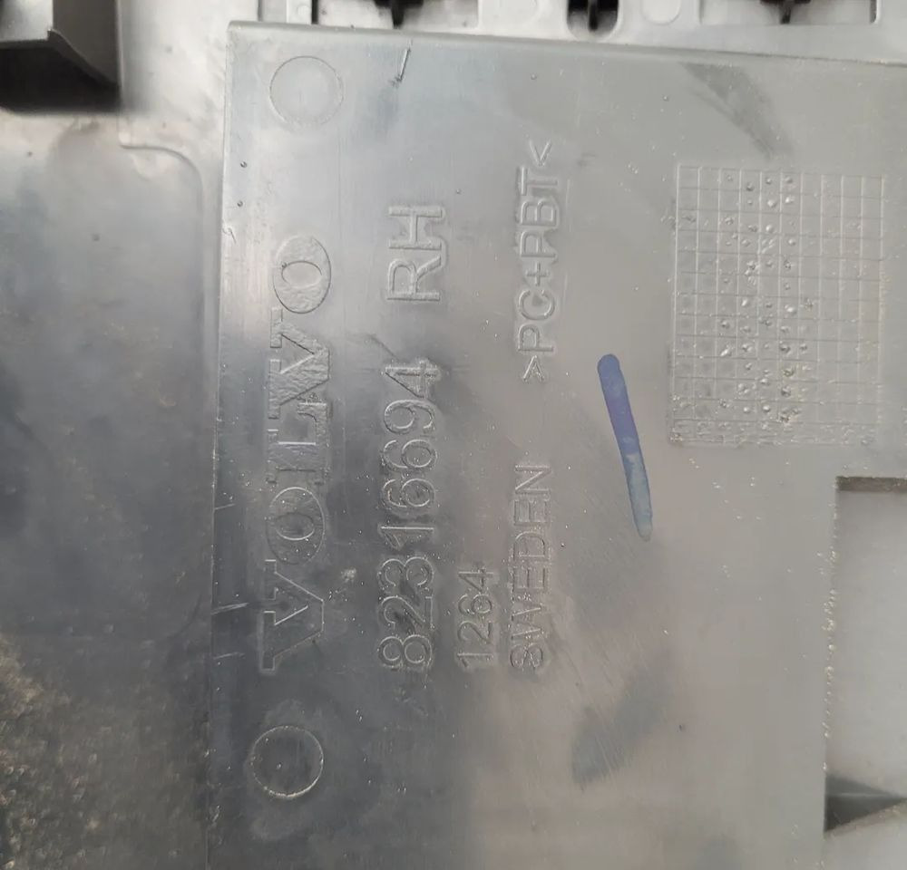 GRILL ATRAPA VOLVO FH4 ORYGINAŁ OM 82316693 - Grill for Truck: picture 3 GRILL ATRAPA VOLVO FH4 ORYGINAŁ OM 82316693 - Grill for Truck: picture 3