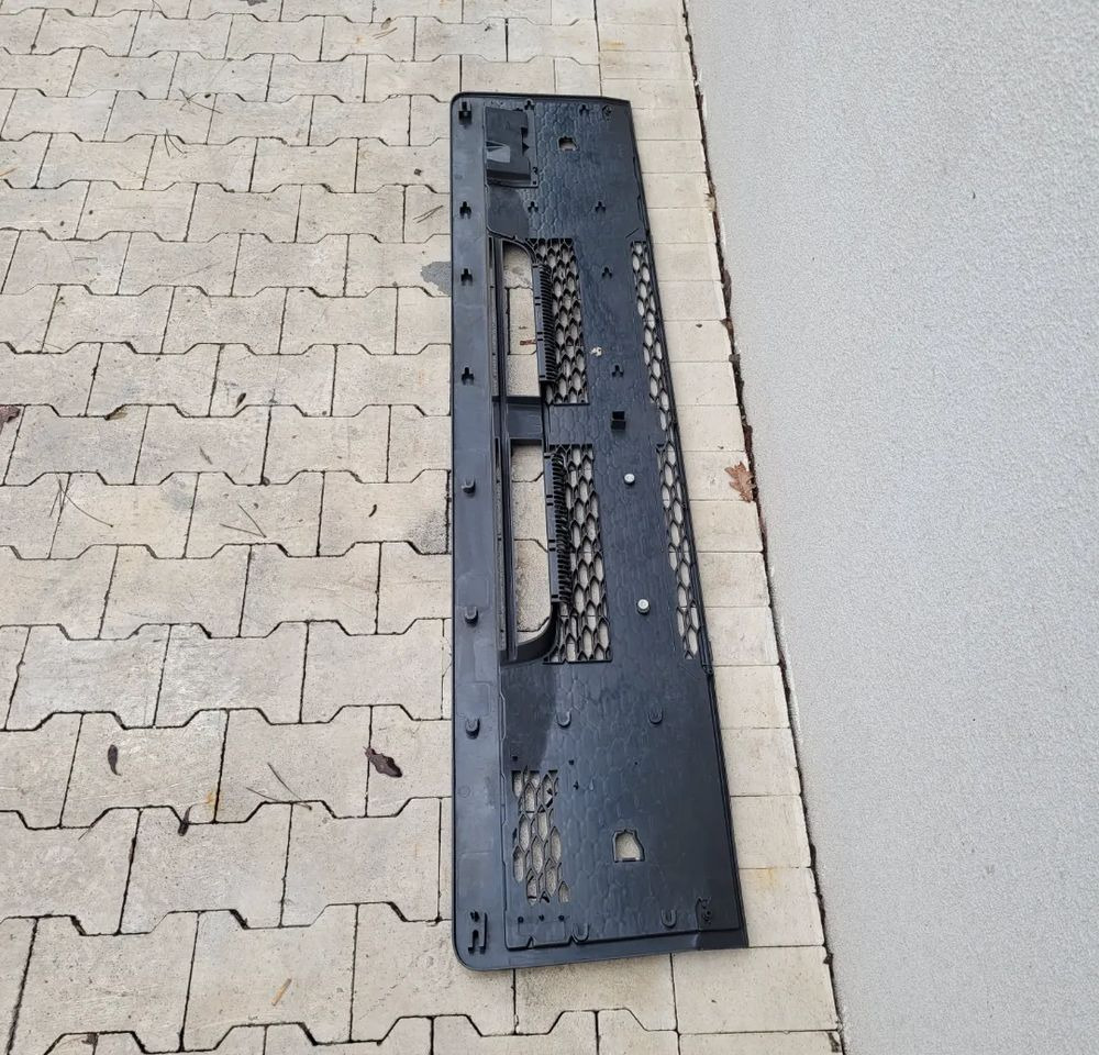 GRILL ATRAPA VOLVO FH4 ORYGINAŁ OM 82316693 - Grill for Truck: picture 2 GRILL ATRAPA VOLVO FH4 ORYGINAŁ OM 82316693 - Grill for Truck: picture 2