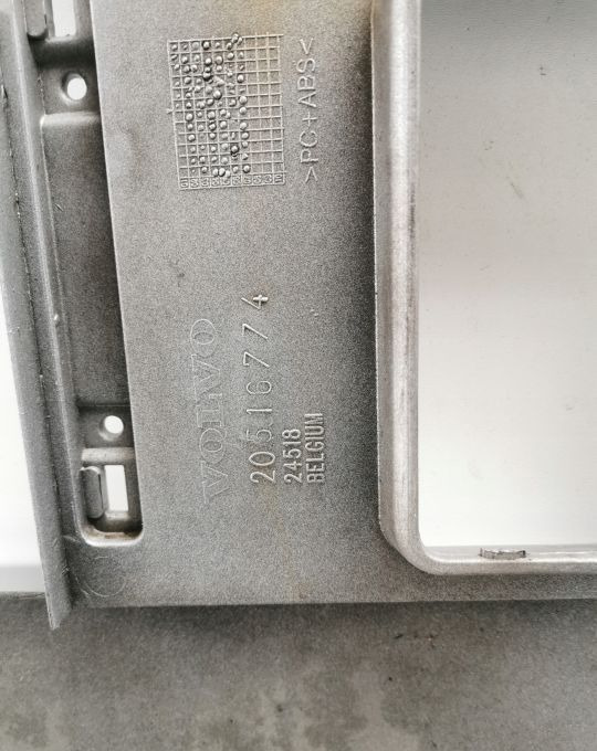 GRILL ATRAPA VOLVO Fh12 ORYGINAŁ - Grill for Truck: picture 4 GRILL ATRAPA VOLVO Fh12 ORYGINAŁ - Grill for Truck: picture 4