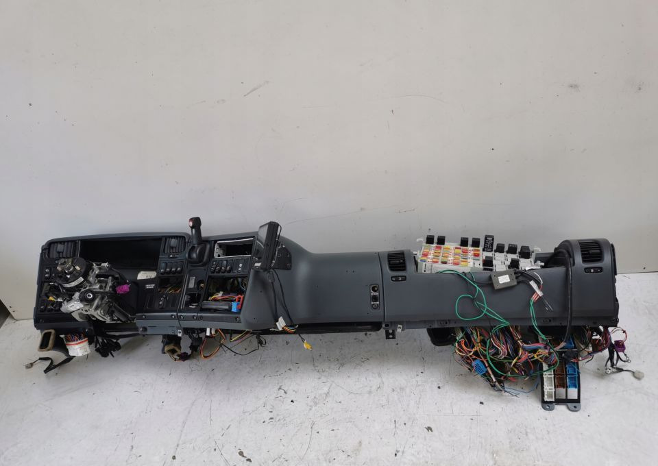 KONSOLA SCANIA R XPI G - Dashboard for Truck: picture 1 KONSOLA SCANIA R XPI G - Dashboard for Truck: picture 1