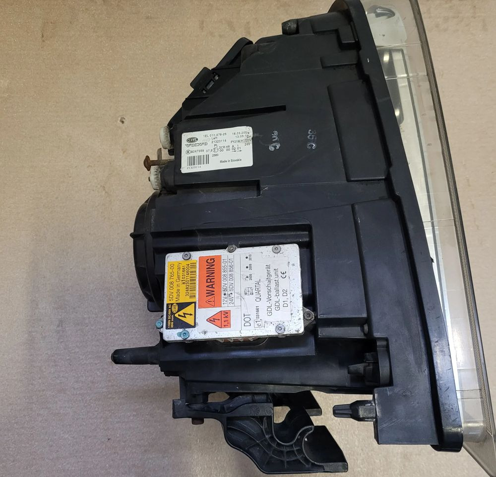 LAMPA XENON LH VOLVO FH 13 ORYGINAŁ - Lights/ Lighting: picture 3 LAMPA XENON LH VOLVO FH 13 ORYGINAŁ - Lights/ Lighting: picture 3