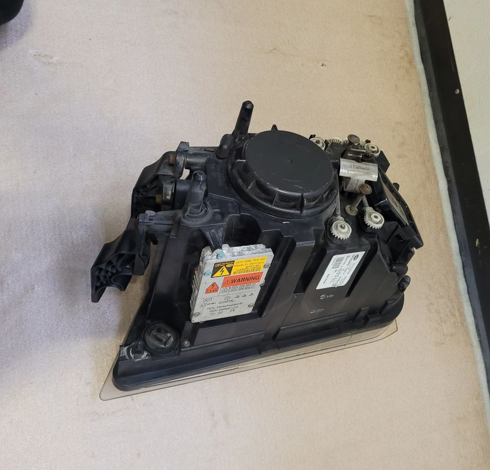 LAMPA XENON LH VOLVO FH 13 ORYGINAŁ - Lights/ Lighting: picture 4 LAMPA XENON LH VOLVO FH 13 ORYGINAŁ - Lights/ Lighting: picture 4