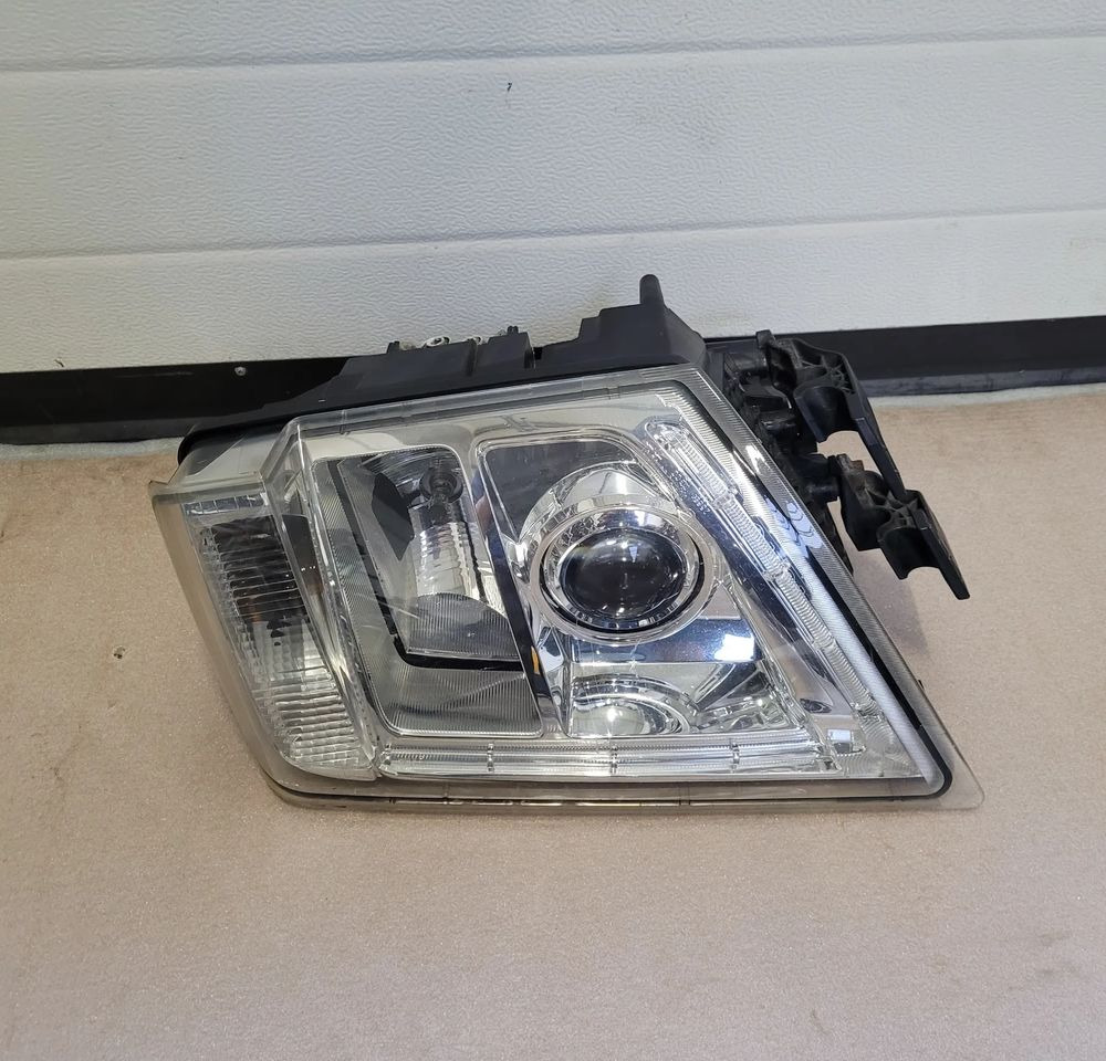 LAMPA XENON LH VOLVO FH 13 ORYGINAŁ - Lights/ Lighting: picture 1 LAMPA XENON LH VOLVO FH 13 ORYGINAŁ - Lights/ Lighting: picture 1