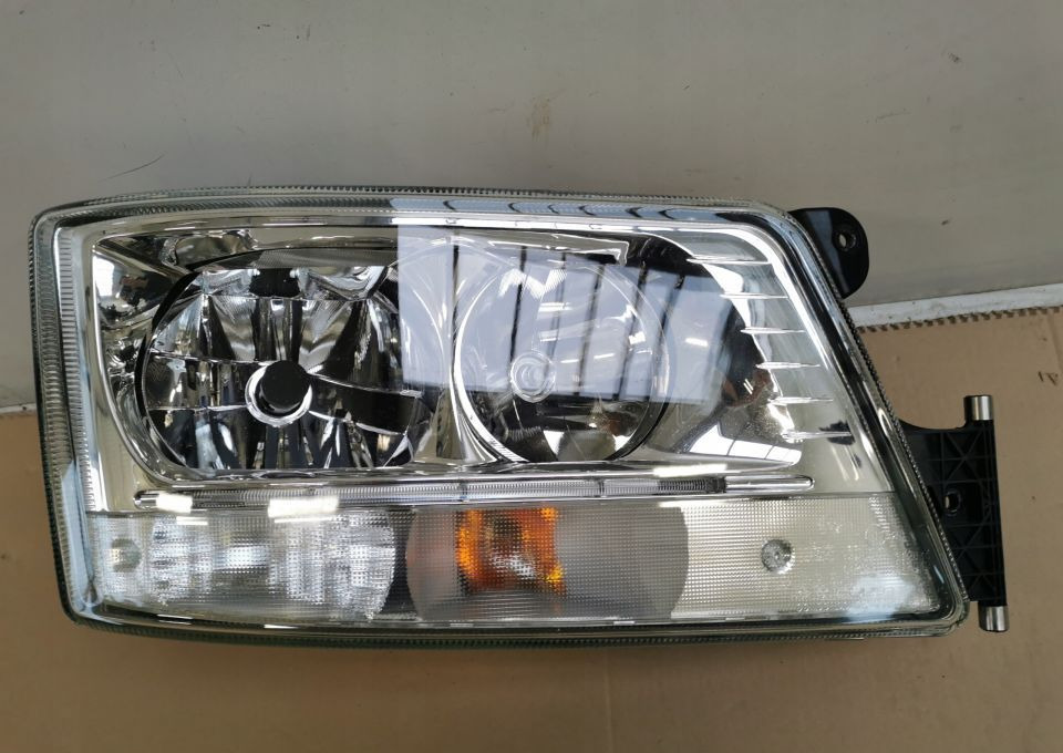 LAMPA XENON MAN TGX TGS RH.ORYGINAŁ LIFT MOCNY LED - Headlight for Truck: picture 1 LAMPA XENON MAN TGX TGS RH.ORYGINAŁ LIFT MOCNY LED - Headlight for Truck: picture 1
