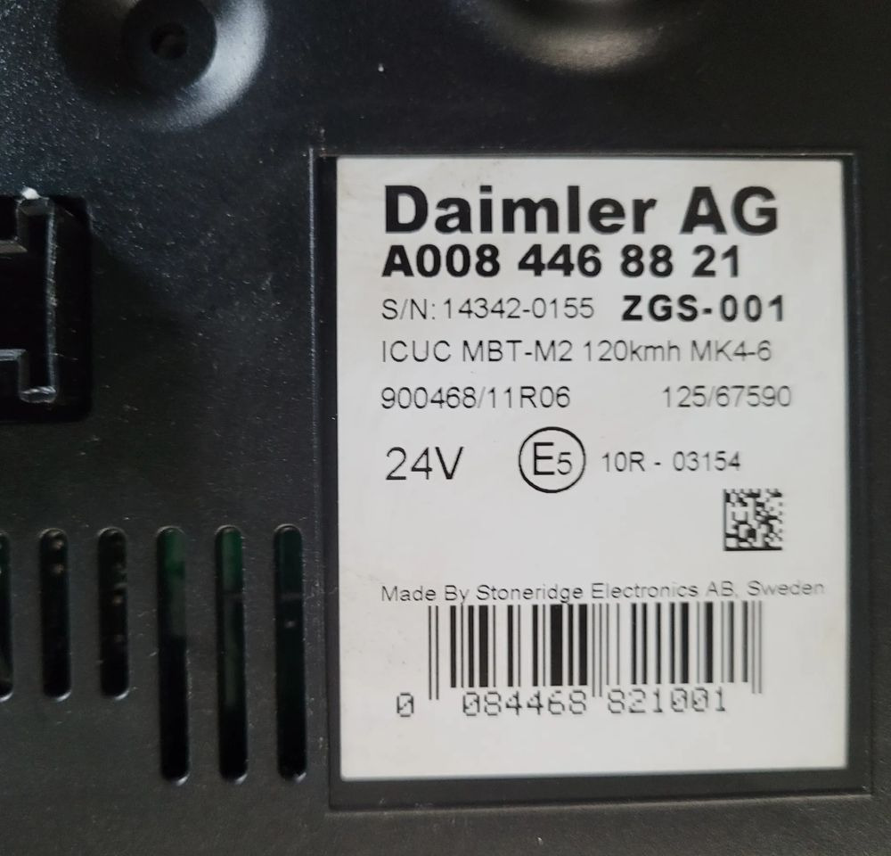 LICZNIK MERCEDES ACTROS MP4 A008 446 88 21 - Dashboard for Truck: picture 2 LICZNIK MERCEDES ACTROS MP4 A008 446 88 21 - Dashboard for Truck: picture 2