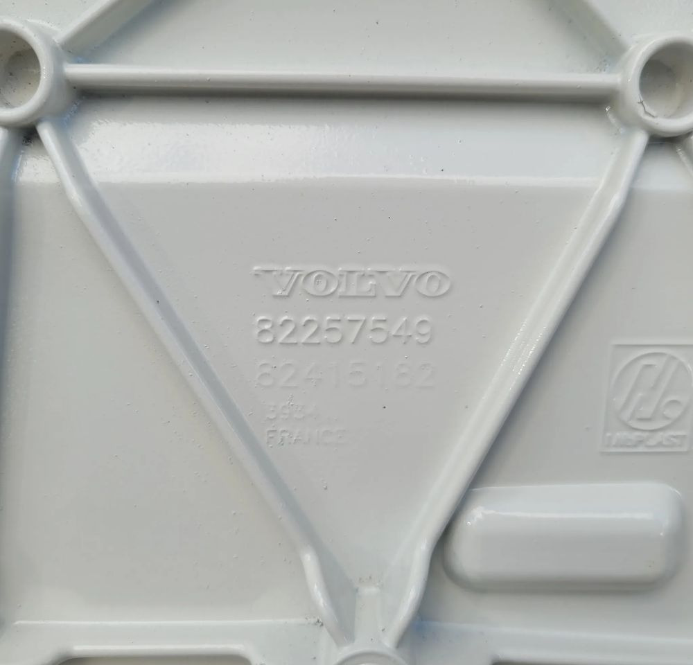 MASKA ATRAPA VOLVO FMX ORYGINAŁ 82257549 CHWALIM116 - Body and exterior for Truck: picture 5 MASKA ATRAPA VOLVO FMX ORYGINAŁ 82257549 CHWALIM116 - Body and exterior for Truck: picture 5