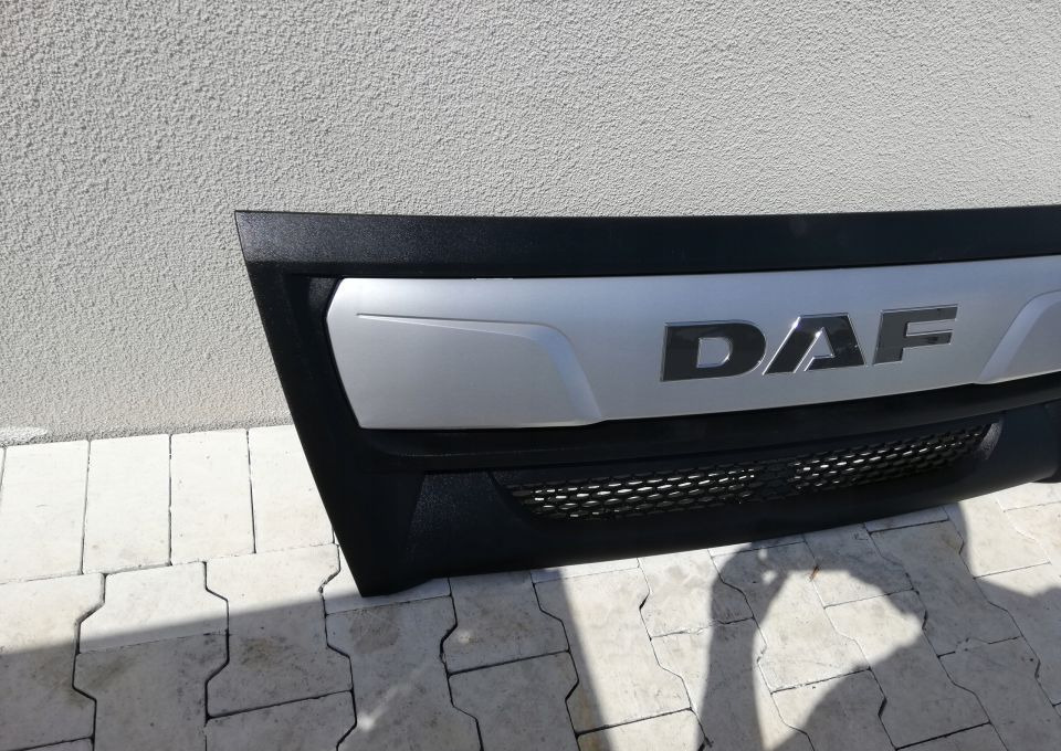 MASKA GRILL ATRAPA DAF LF NOWY ORYGINAŁ EURO6 LIFT - Hood: picture 2 MASKA GRILL ATRAPA DAF LF NOWY ORYGINAŁ EURO6 LIFT - Hood: picture 2