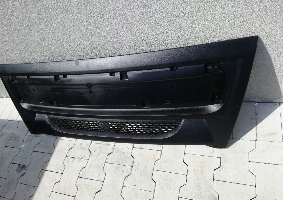 MASKA GRILL ATRAPA DAF LF NOWY ORYGINAŁ EURO6 - Hood: picture 3 MASKA GRILL ATRAPA DAF LF NOWY ORYGINAŁ EURO6 - Hood: picture 3
